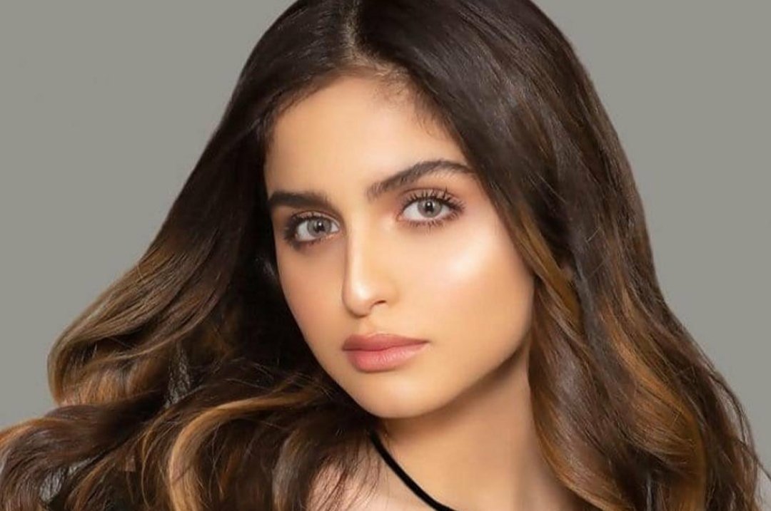 صورة مميزة: والد النجمة حلا الترك يبارك لها ويعتذر منها !