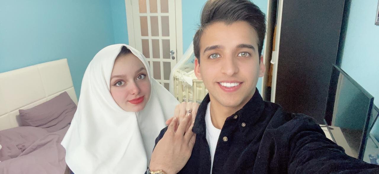 صورة مميزة: زوجة اليوتيوبر العراقي مصطفى حسن تعتنق الإسلام