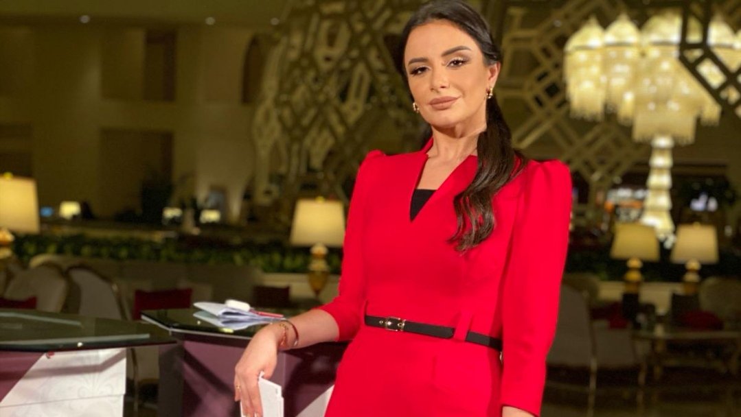 صورة مميزة: الإعلامية جلنار ديب تفرض نفسها بحضورها الواثق