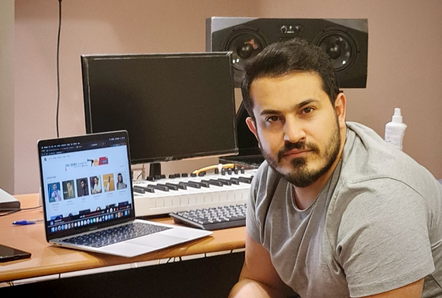 صورة مميزة: الخبير التقني ahmad shhadeh يحذر أولياء الأمور من 5 أخطار تهدد الطلاب أثناء التعليم عن بعد