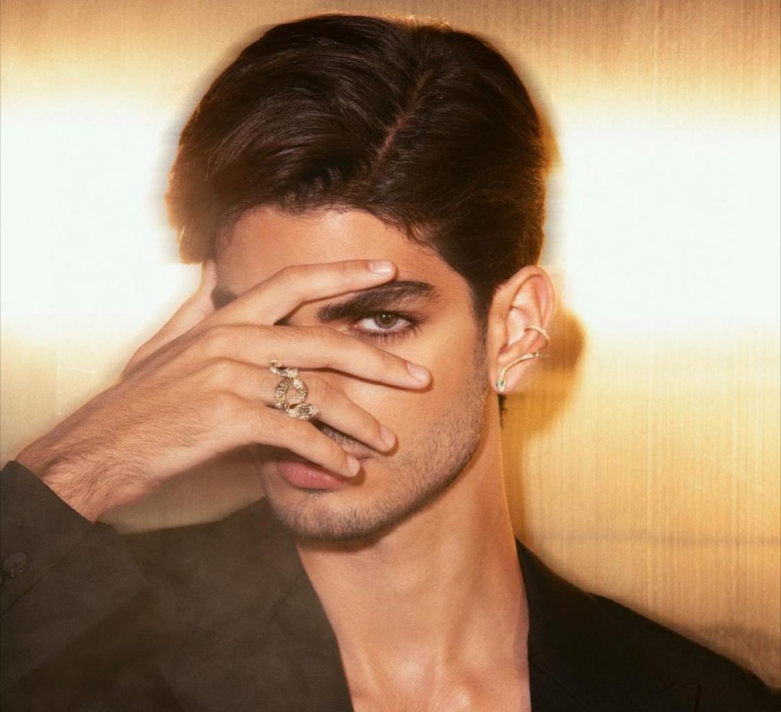 صورة مميزة: في عيد ميلاده.. عارض الأزياء أوسكار Oscar Kraye يشارك المتابعين جديدة