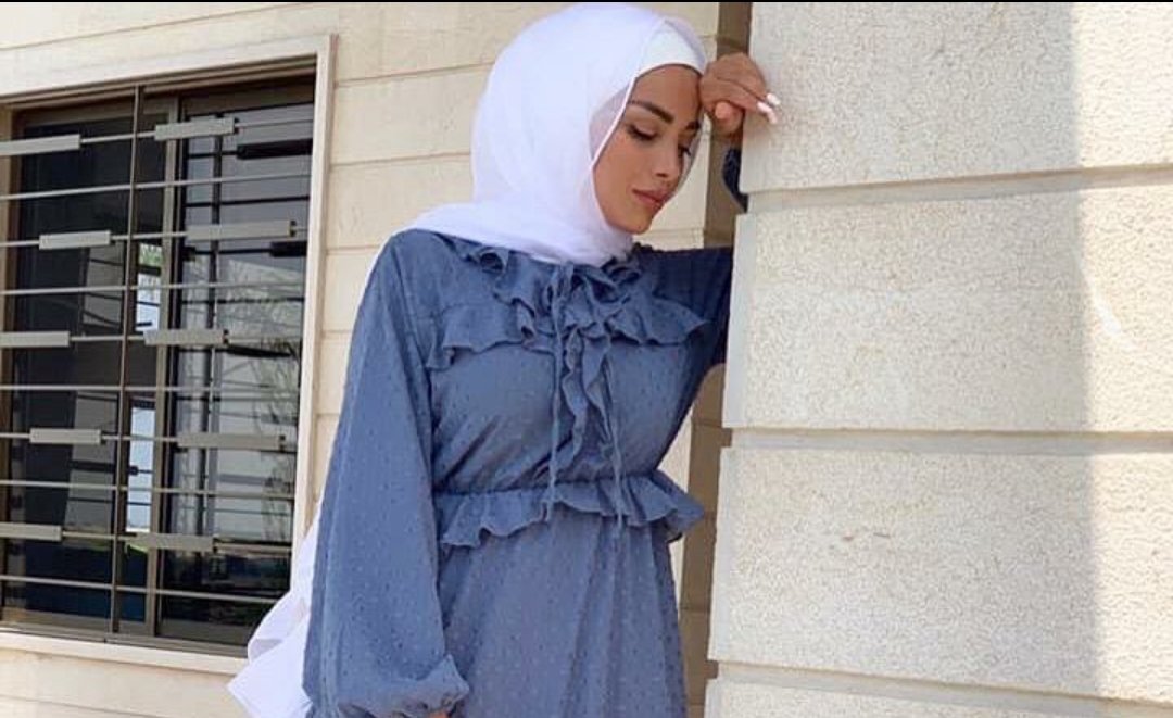 صورة مميزة: من الأخير الفنانة ألحان حديث الناس في أول ظهور لها