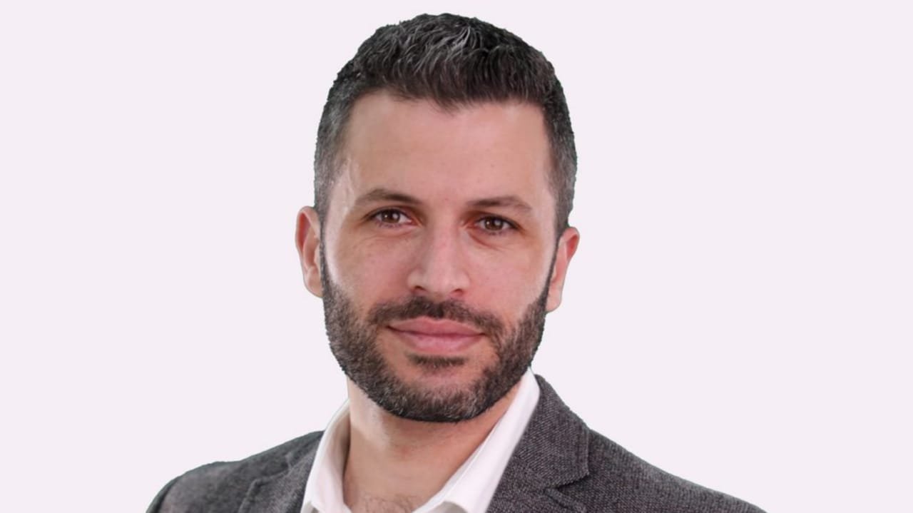 الدكتور جورج زيادة يسلط الضوء على عملية شفط دهون الخد - صورة مميزة صورة مميزة: الدكتور جورج زيادة يسلط الضوء على عملية شفط دهون الخد