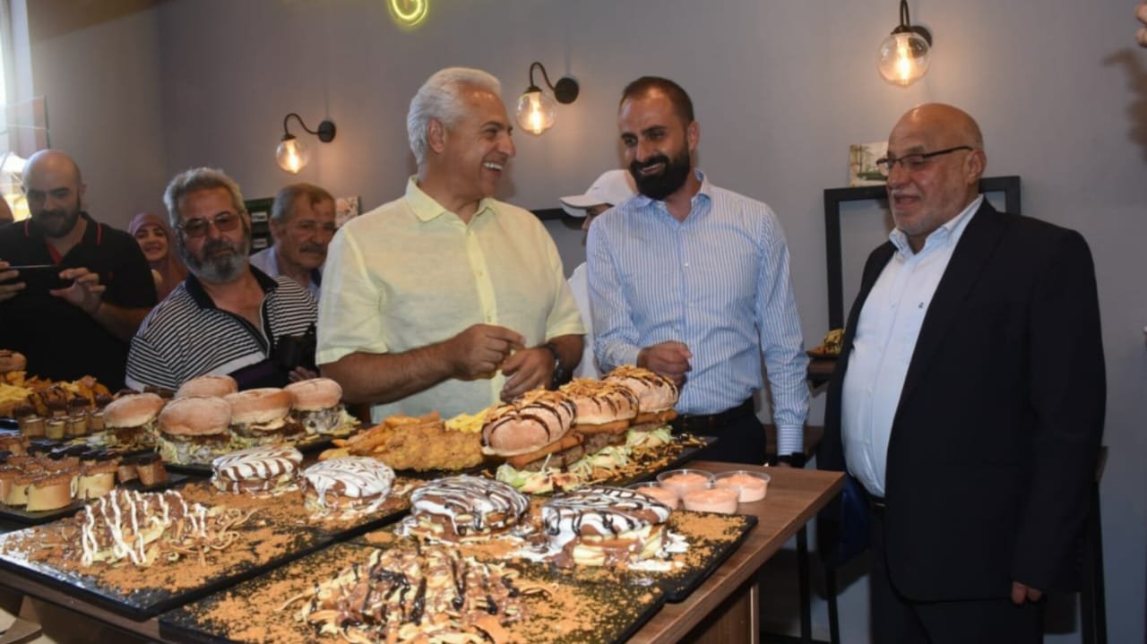صورة مميزة: مطعم Crunchy Munchy يفتتح أبوابه في النبطية
