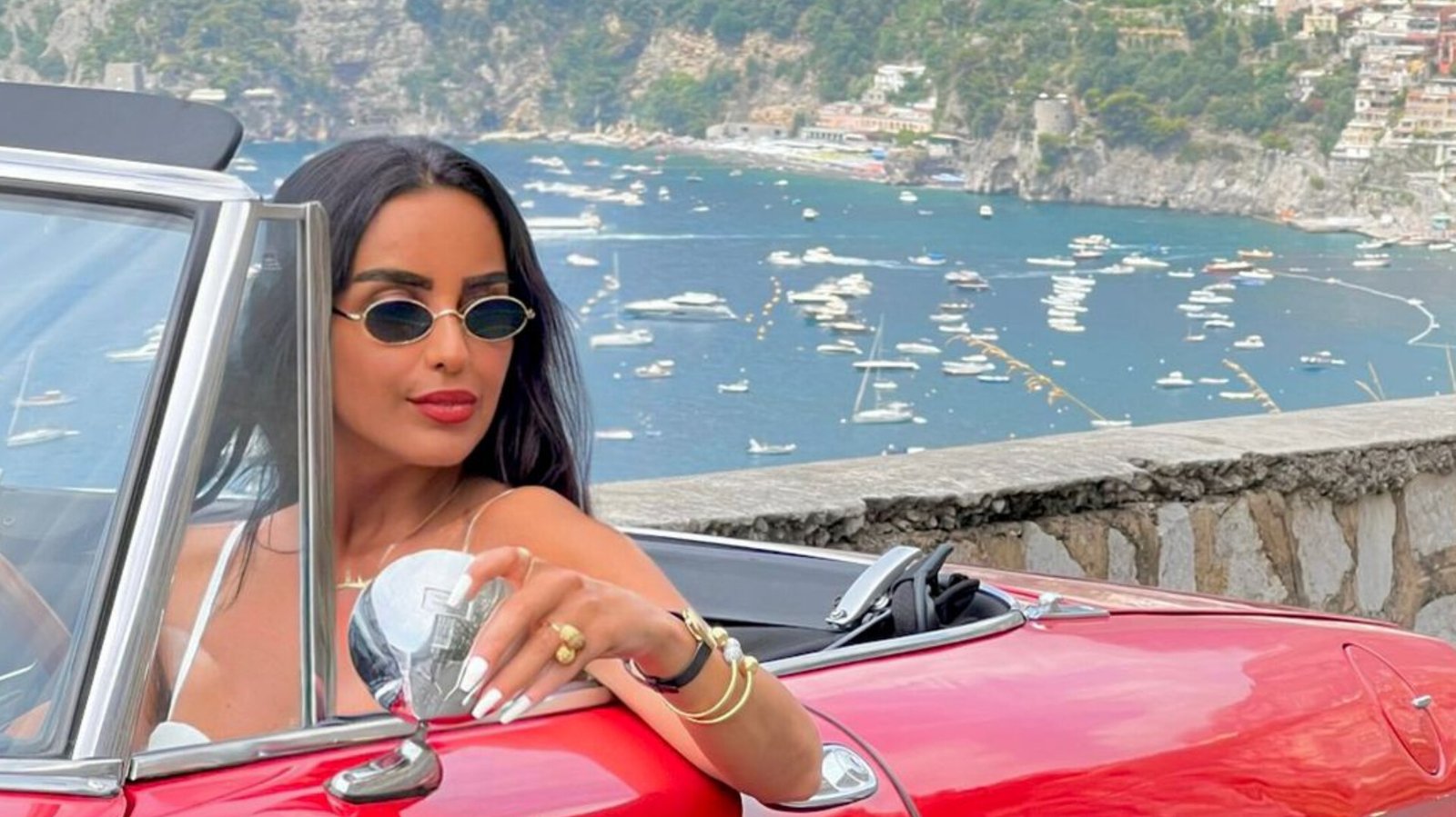 صورة مميزة: الفنانة منار تتعرض لمتاعب في رحلة إلى فينيسيا الإيطالية: فقدت امتعتها وتعرضت لسرقة محفظتها الشخصية