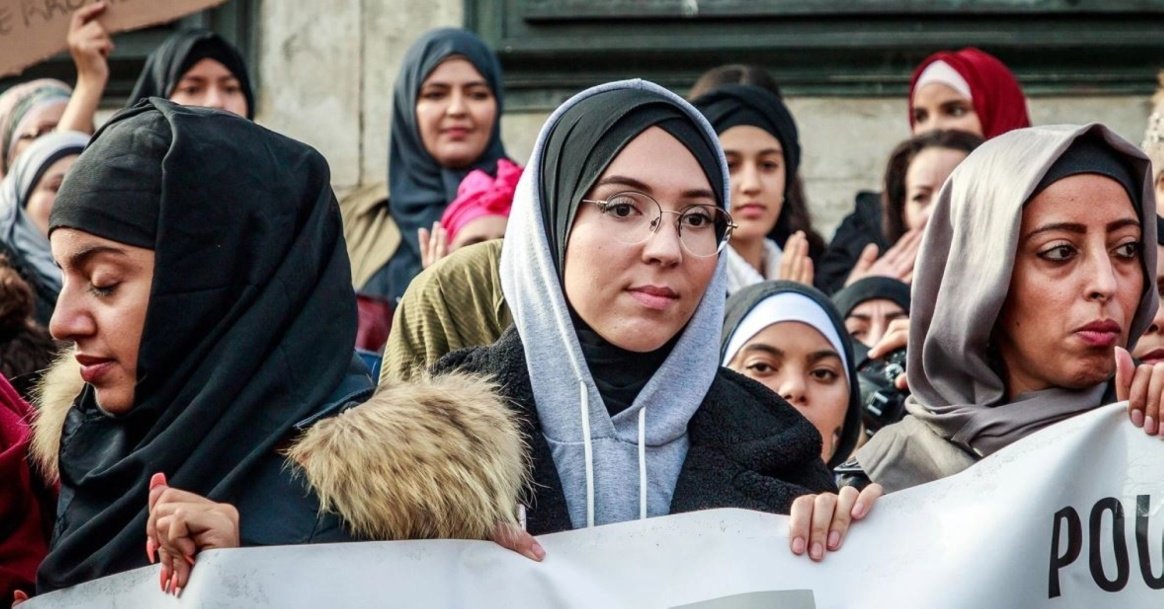 صورة مميزة: فرنسا تمنع الطالبات من ارتداء العباءات في المدارس الحكومية