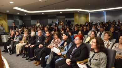 صورة توضيحية - سيدات في المقدمة ندوة وتكريم في عين وزين ميديكال فيليدج في اليوم العالمي للمرأة