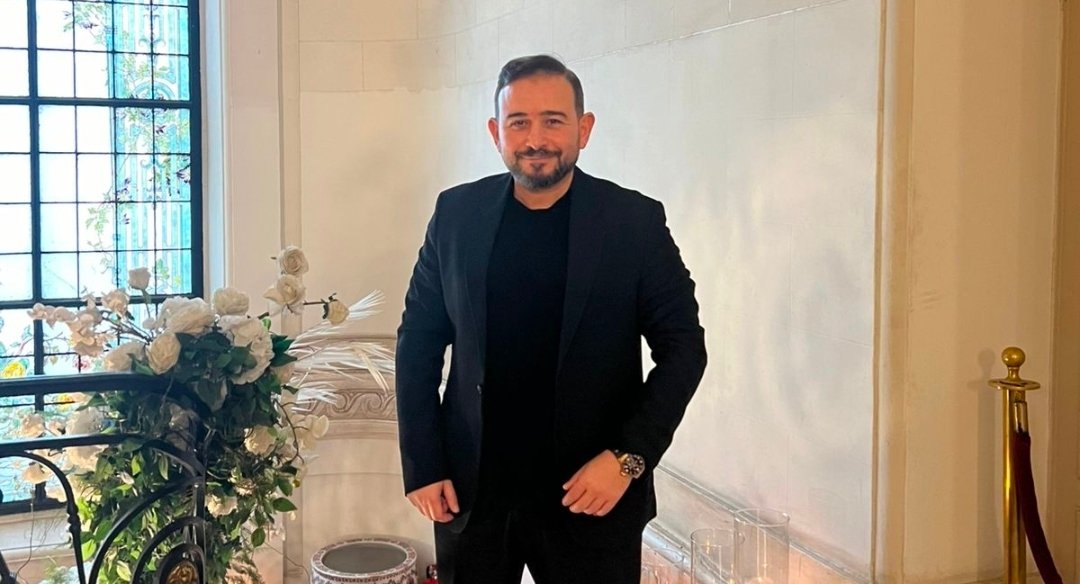 صورة مميزة: المنتج والموزّع الموسيقي أحمد عادل… بصمة فنية تتصدر المشهد العربي في التعاونات الكبرى