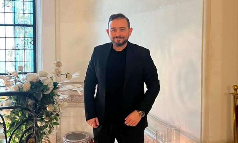 المنتج والموزّع الموسيقي أحمد عادل… بصمة فنية تتصدر المشهد العربي في التعاونات الكبرى