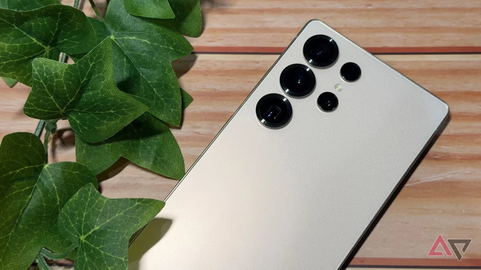 صورة مميزة: لا يزال Snapdragon يتفوق على Exynos في معايير Samsung Galaxy S26 المزعومة
