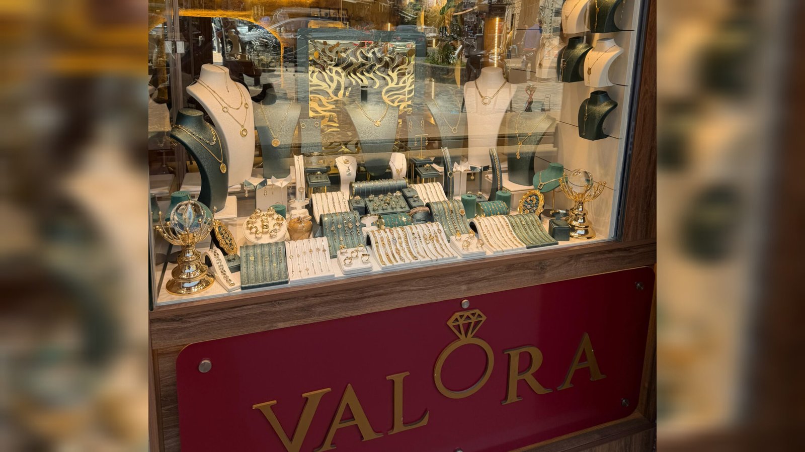 Valora Jewelry and Watches: وجهة التميز لعشاق المجوهرات والساعات في لبنان - صورة مميزة صورة مميزة: Valora Jewelry and Watches: وجهة التميز لعشاق المجوهرات والساعات في لبنان