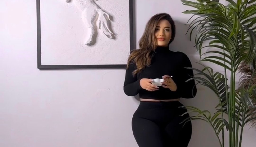 صورة مميزة: لارا حسين صوت فني يعيد تشكيل العلاقة بين الإحساس والمادة  