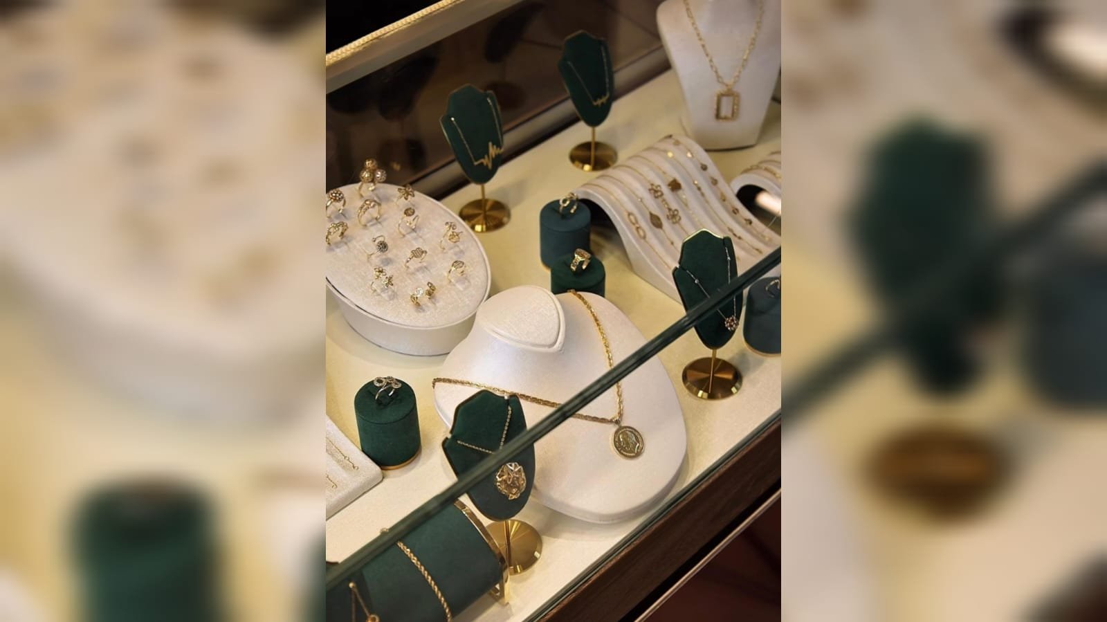 Valora Jewelry & Watches… حيث تلتقي الفخامة بالإرث والثقة - صورة مميزة صورة مميزة: Valora Jewelry & Watches… حيث تلتقي الفخامة بالإرث والثقة