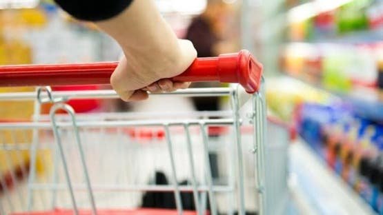 إنفاق الأميركيين يفاجئ الأسواق بالانكماش.. مبيعات التجزئة تهبط 0.6% في يوليو