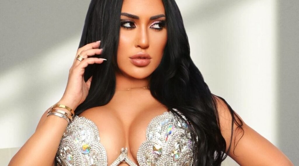 الراقصة راشيل مدلج الى الأضواء في ليلة رأس السنة