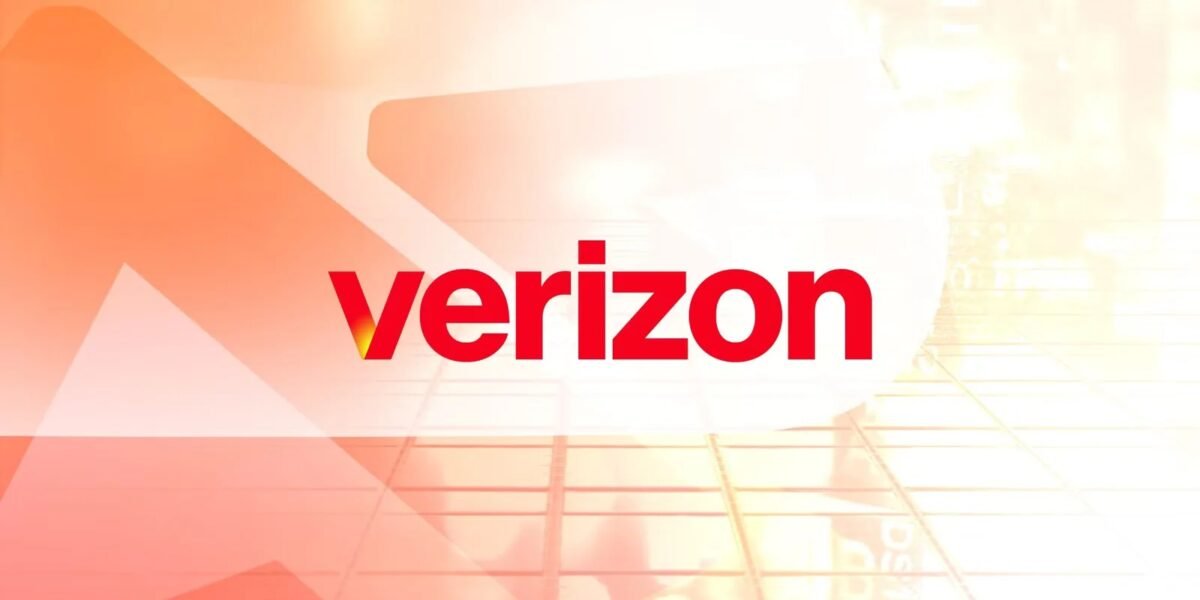 تسمح لجنة الاتصالات الفيدرالية (FCC) لشركة Verizon بقفل هاتفك لأكثر من 60 يومًا - صورة مميزة تسمح لجنة الاتصالات الفيدرالية (FCC) لشركة Verizon بقفل هاتفك لأكثر من 60 يومًا