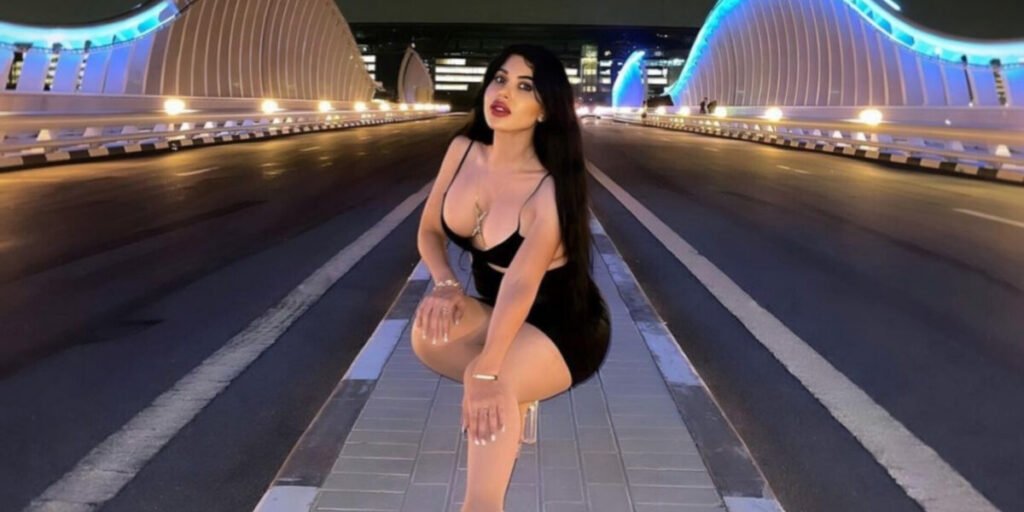 جانين خوري تخطف الأنظار بإطلالة جريئة