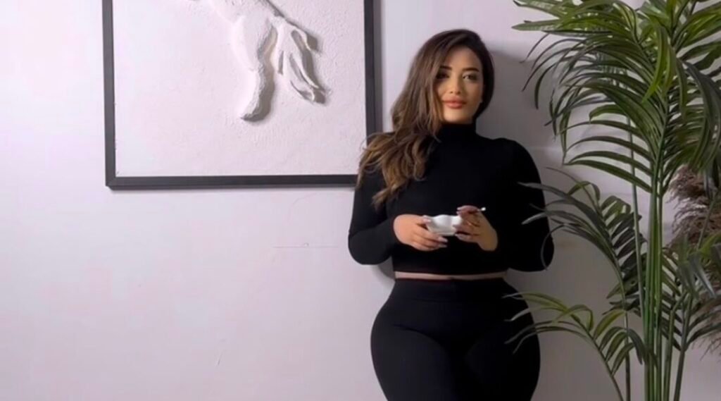لارا حسين صوت فني يعيد تشكيل العلاقة بين الإحساس والمادة