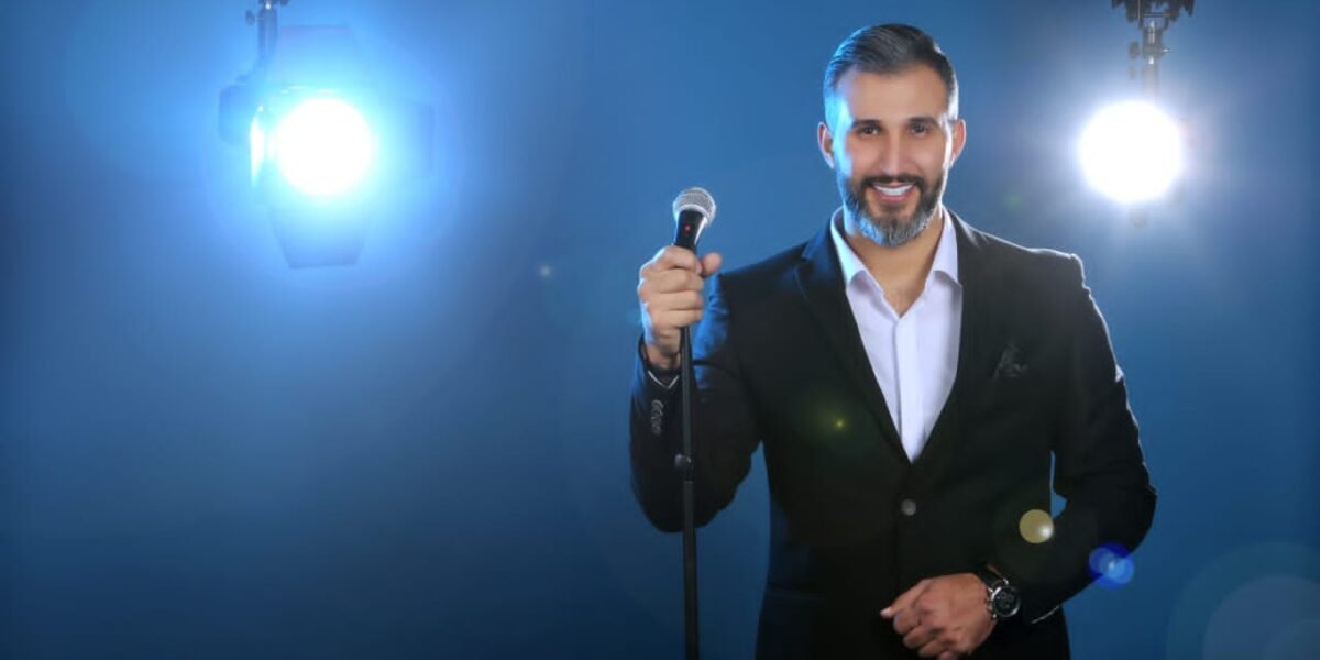 صورة مميزة: الشاعر أيمن قميحة يختلج النفوس بكلماته العذبة وألحانه الحساسة