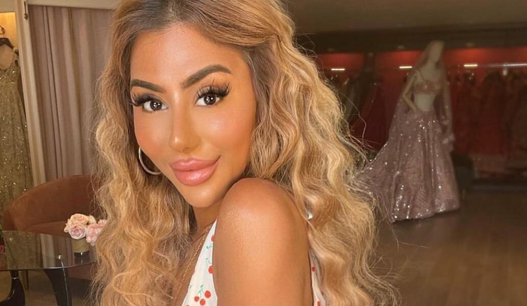 صورة مميزة: خبيرة المكياج العالمية جينا بادين/ Gina Badhen تشرح عن أهمية تنظيف أدوات المكياج