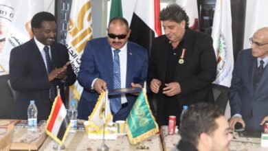 د.بسام فرشوخ رئيس الاتحاد العربي لتمنية الصادرات والصناعات الجلدية بالملتقى الاقتصادي بجامعة الدول يقوم بإنجاز صناعي إقتصادي في القاهرة
