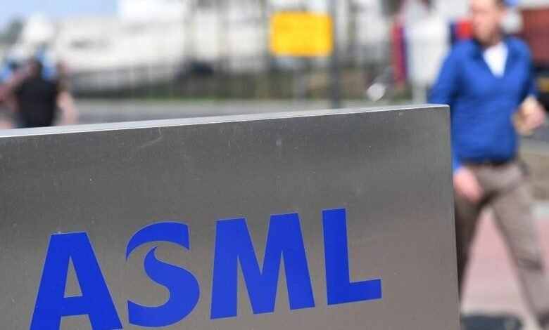 سهم ASML يقفز 7% بعد رفع توقعاتها لمبيعاتها السنوية بدعم من الطلب