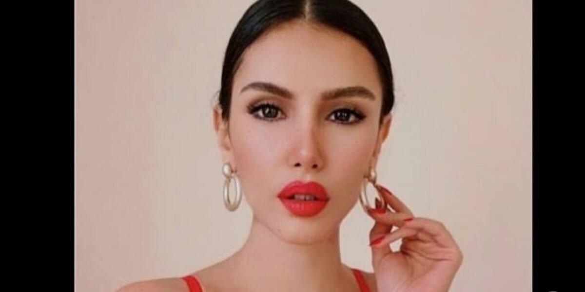 صورة مميزة: كاتليا تتألق باللون الأحمر في احدث جلسة تصوير