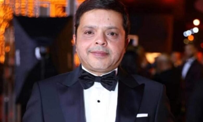 محمد هنيدي يكشف حقيقة خلافه مع عادل إمام بعد فيلم بخيت وعديلة
