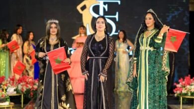 مصممة الأزياء سميرة الإبراهيمي تحصل على جائزة التميز بمهرجان إيجي فاشون