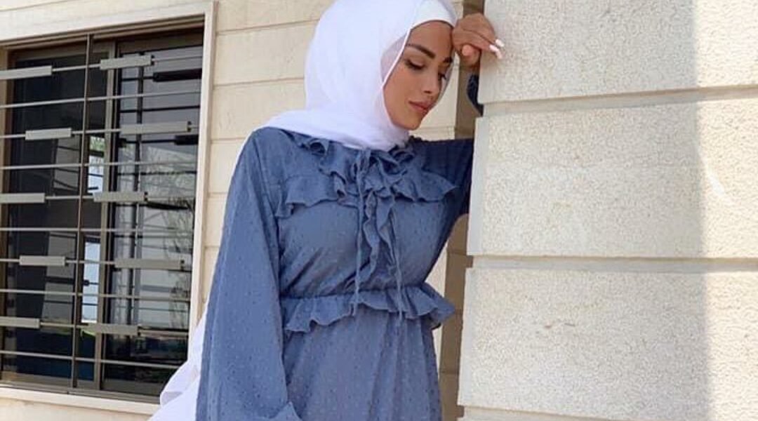 من الأخير الفنانة ألحان حديث الناس في أول ظهور لها - صورة مميزة صورة مميزة: من الأخير الفنانة ألحان حديث الناس في أول ظهور لها