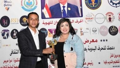 مها ضاحي تتألق بتكريم من الدكتور مينا يوحنا في معرض ميرا تحت رعاية الرئيس السيسي